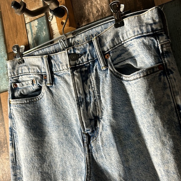 American Eagle flex 29x30 acid washed high waisted jeans - Picture 5 of 16